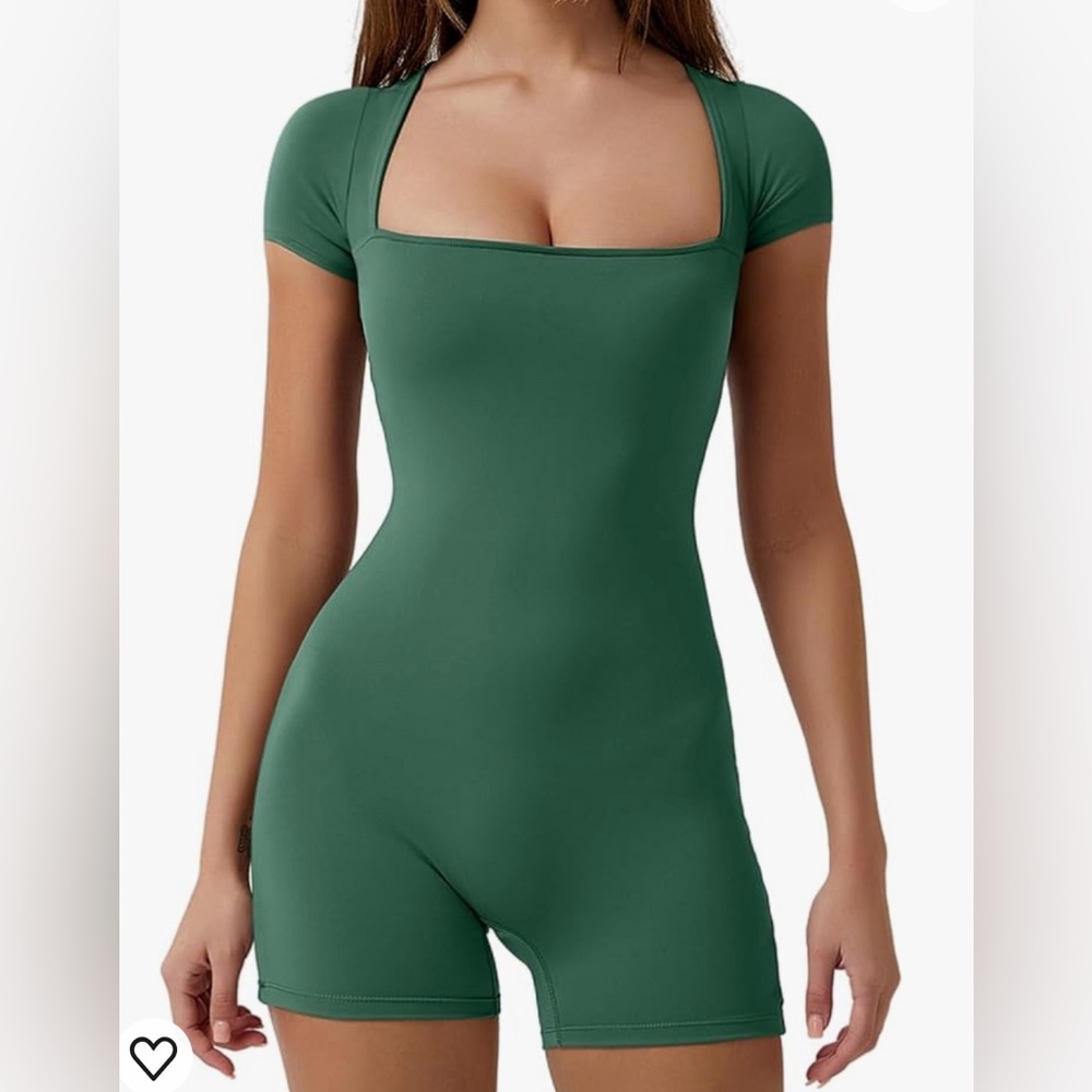 Short sleeve stretchy romper